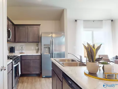 Kitchen - 1005 John Ave, Trinity, AL 35673 photo 3 of 4