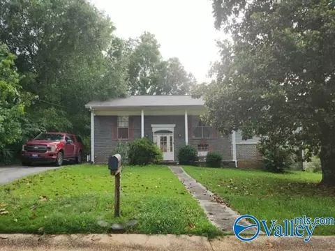 318 Susan Pl, Bessemer, AL 35023