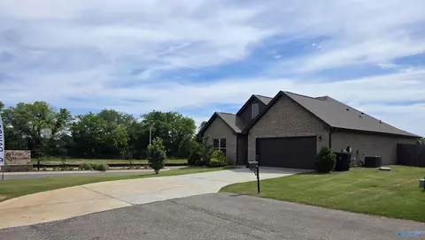 401 Mccollum Rd, Meridianville, AL 35759