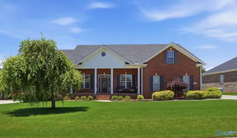 128 Spearpoint Ln, Meridianville, AL 35759