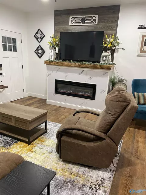 Living - 505 Main St, Section, AL 35771 photo 2 of 2