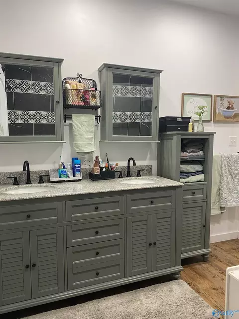 Bath - 505 Main St, Section, AL 35771 photo 2 of 3