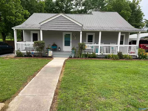 505 Main St, Section, AL 35771