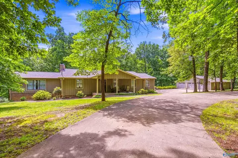 158 Jennifer Cir, Rogersville, AL 35652