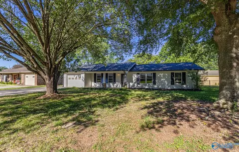 1220 Kathy Ln SW, Decatur, AL 35601