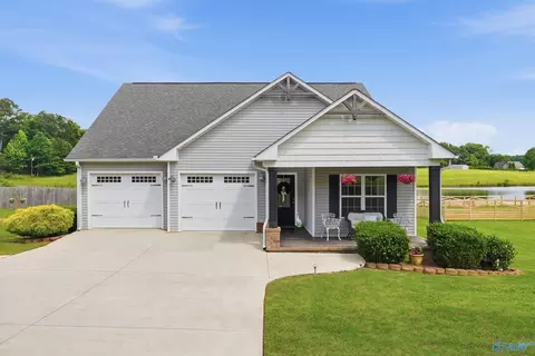 2792 Cathedral Caverns Hwy, Grant, AL 35747