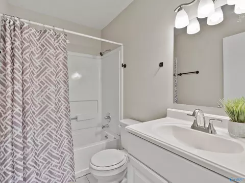 Bath - 10810 Griffith Rd, Tanner, AL 35671 photo 2 of 2