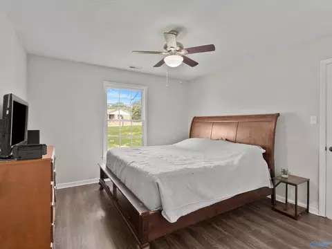 Bedroom - 10810 Griffith Rd, Tanner, AL 35671 photo 3 of 8