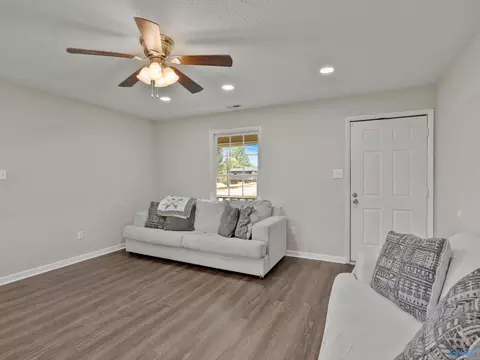 Living - 10810 Griffith Rd, Tanner, AL 35671 photo 2 of 3