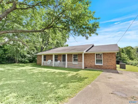 Exterior - 10810 Griffith Rd, Tanner, AL 35671 photo 3 of 4