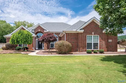 3212 Sandstone St, Owens Cross Roads, AL 35763