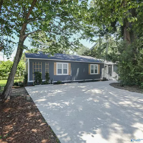 1504 Oshaughnessy Ave, Huntsville, AL 35801