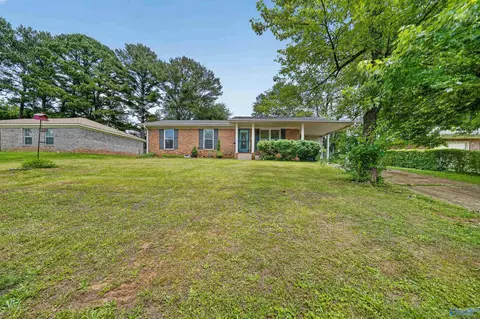 6014 Carmel Dr, Huntsville, AL 35810