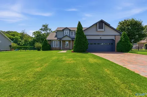 142 Henson Dr, Huntsville, AL 35811