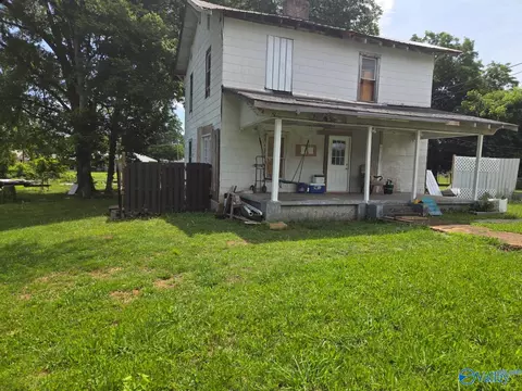 811 S Columbia Ave, Sheffield, AL 35660