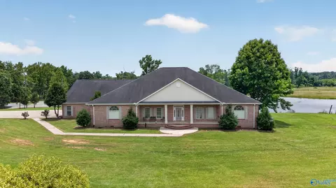 Exterior - 383 Ross Rd, Boaz, AL 35956 photo 3 of 7