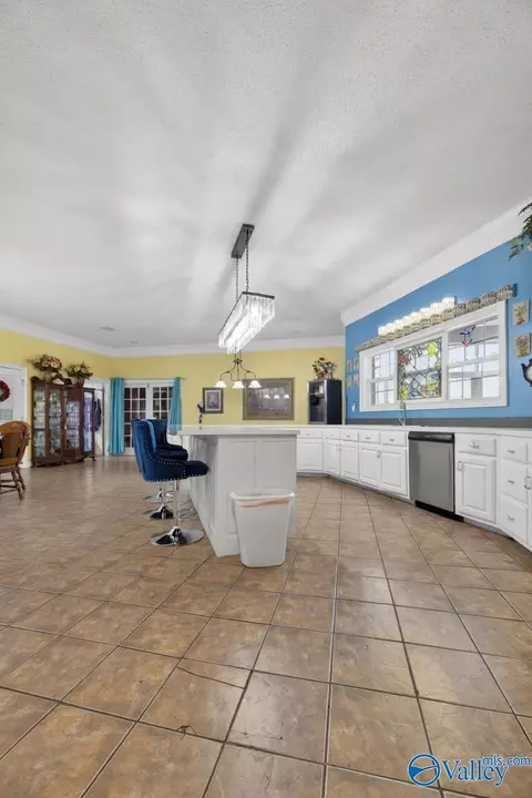 Kitchen - 383 Ross Rd, Boaz, AL 35956 photo 1 of 3