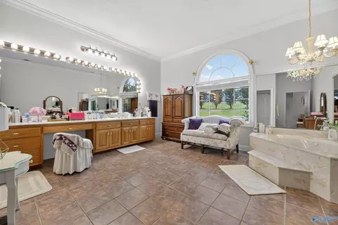 Bath - 383 Ross Rd, Boaz, AL 35956 photo 3 of 8