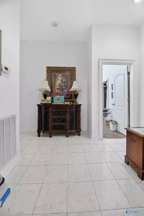 Entry Way - 383 Ross Rd, Boaz, AL 35956 photo 1 of 2