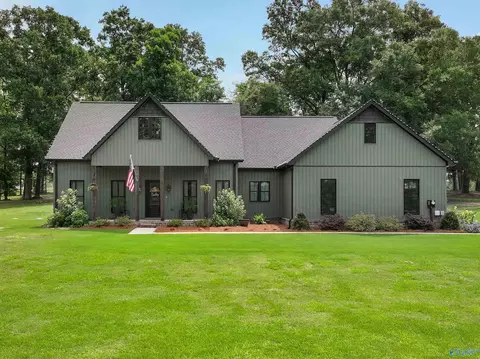 1513 Iron Man Rd, Hartselle, AL 35640