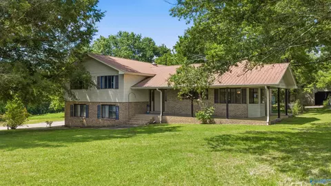 9479 Burton Dr, Henagar, AL 35978
