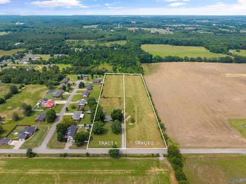 555 Opp Reynolds Rd, Hazel Green, AL 35750
