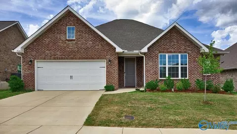 2108 Big Leaf Dr, Huntsville, AL 35803
