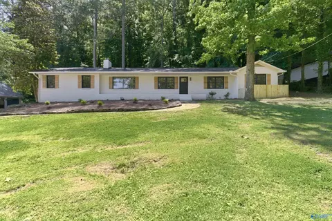 1725 Forest Dr, Guntersville, AL 35976