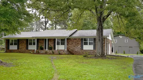 1606 Penn Rd, Hartselle, AL 35640