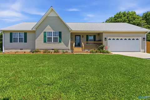 49 School House Rd, Albertville, AL 35950