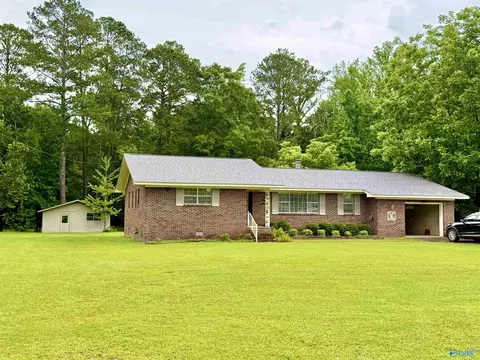 1412 Cove Creek Dr, Glencoe, AL 35905