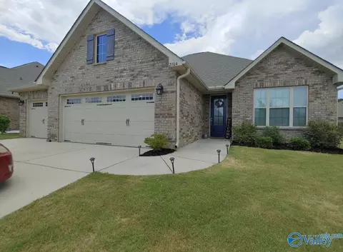 2104 S Meadows Dr, Huntsville, AL 35803