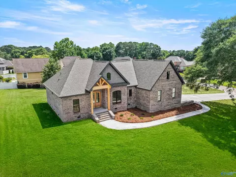 205 Bentbrook Dr, Albertville, AL 35950