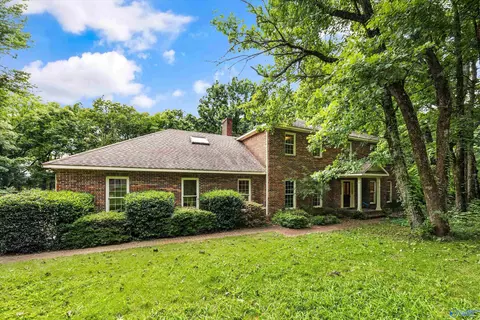 2702 Boulder Cir, Huntsville, AL 35801