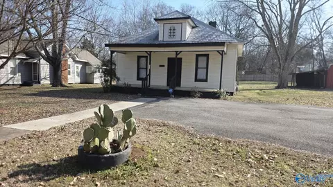 713 W Washington St, Athens, AL 35611
