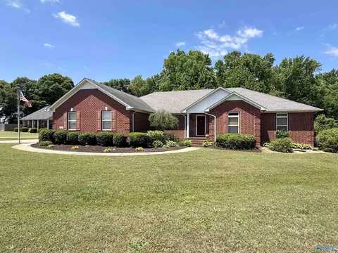 17207 Eunice Ln, Athens, AL 35613