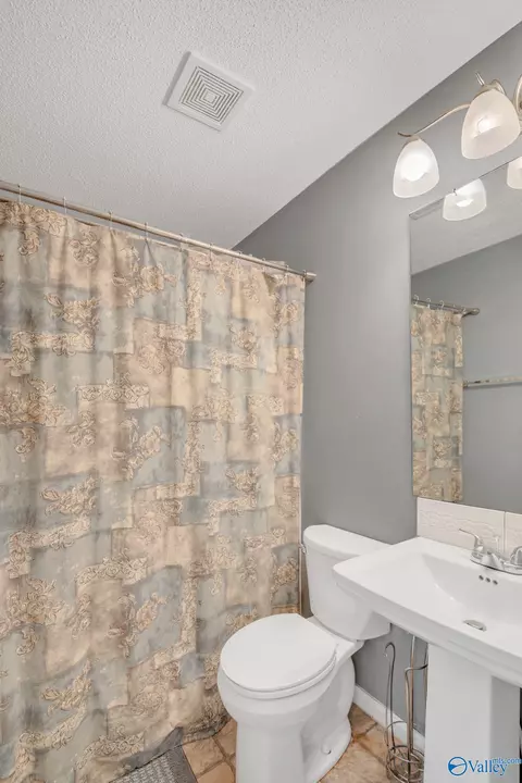 Bath - 18220 E Limestone Rd, Athens, AL 35613 photo 3 of 3