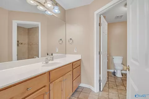 Bath - 18220 E Limestone Rd, Athens, AL 35613 photo 1 of 3