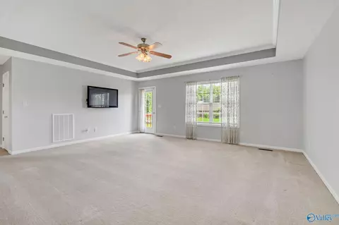 Living - 18220 E Limestone Rd, Athens, AL 35613 photo 1 of 2
