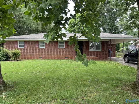 1220 8th St, Decatur, AL 35601