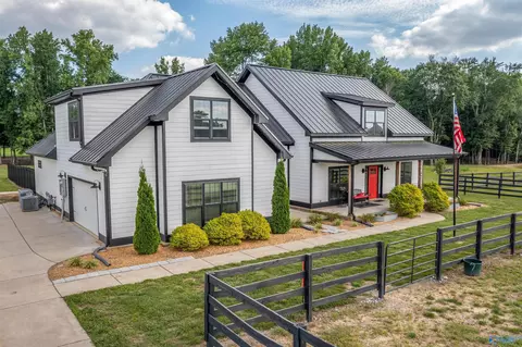 1688 Union Chapel Rd, Union Grove, AL 35175