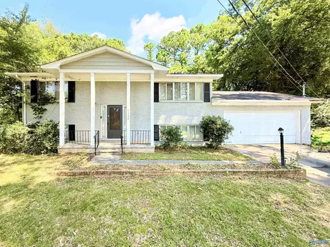 2620 Scenic View Dr, Huntsville, AL 35810
