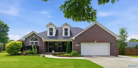 776 Wess Taylor Dr, Huntsville, AL 35811