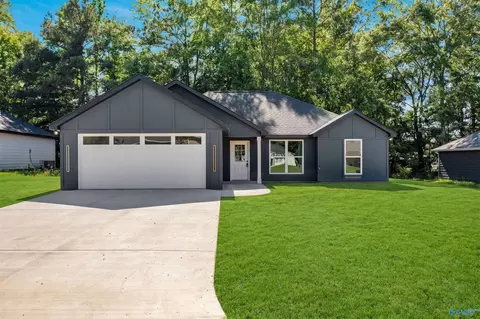 150 Josiah Cir, Centre, AL 35960