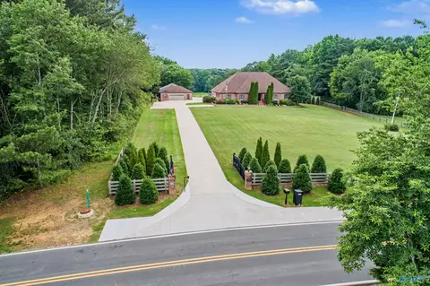 15741 Line Rd, Athens, AL 35613