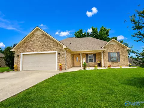 28064 Emma Drew Dr, Elkmont, AL 35620