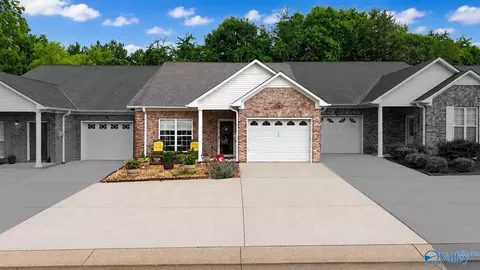 118 Santana Dr, Athens, AL 35611