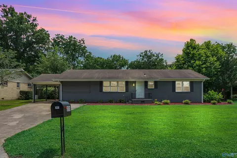1711 Sandra St, Decatur, AL 35601