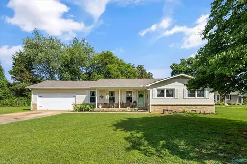 2050 English Dr, Huntsville, AL 35803