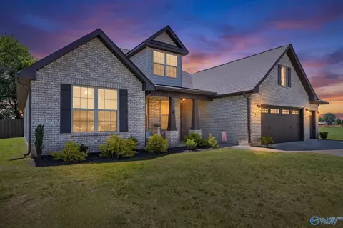 51 Yorkshire Ln, Decatur, AL 35603